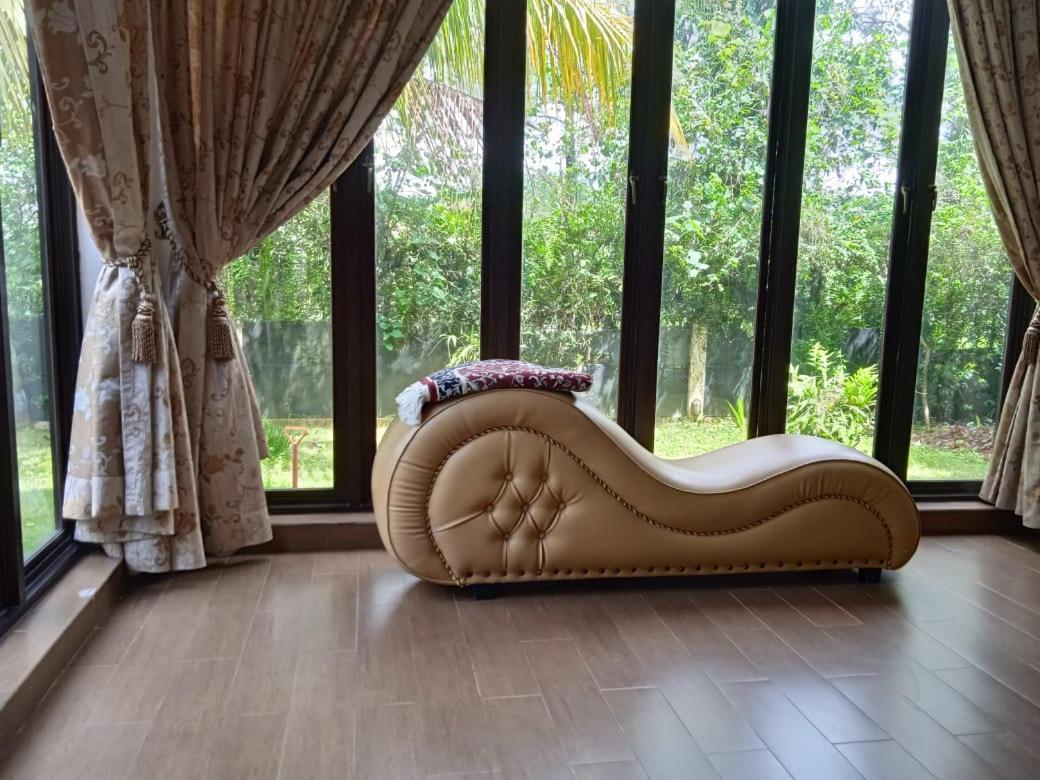 Villa Gathering Yuni Syahla Citaringgul Exterior foto