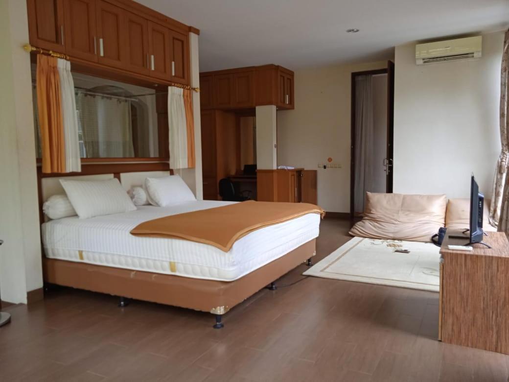 Villa Gathering Yuni Syahla Citaringgul Exterior foto